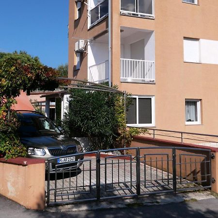 Apartman Nelamore - Krk Town, 300 Meters To The Beach Eksteriør billede