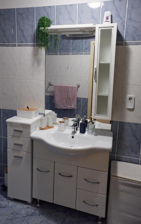 Apartman Nelamore - Krk Town, 300 Meters To The Beach Eksteriør billede