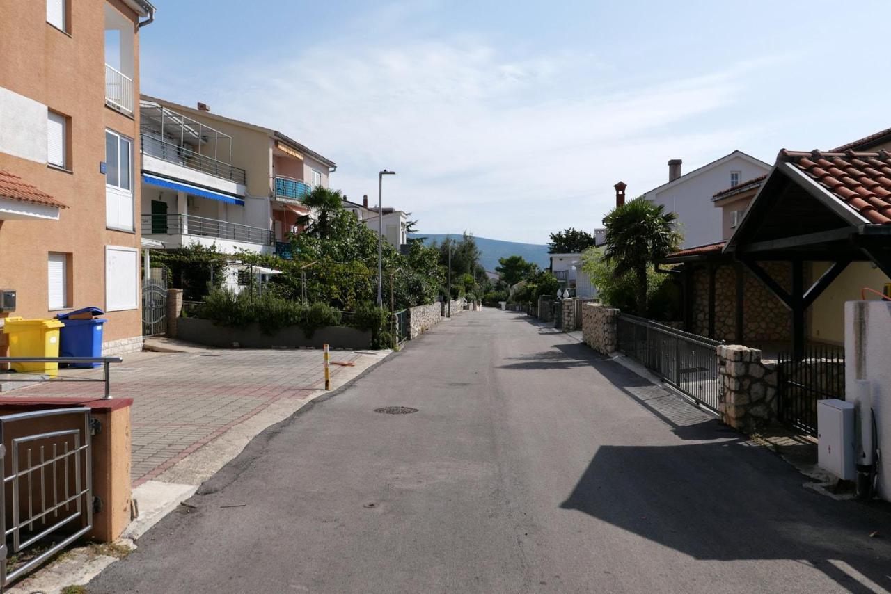 Apartman Nelamore - Krk Town, 300 Meters To The Beach Eksteriør billede