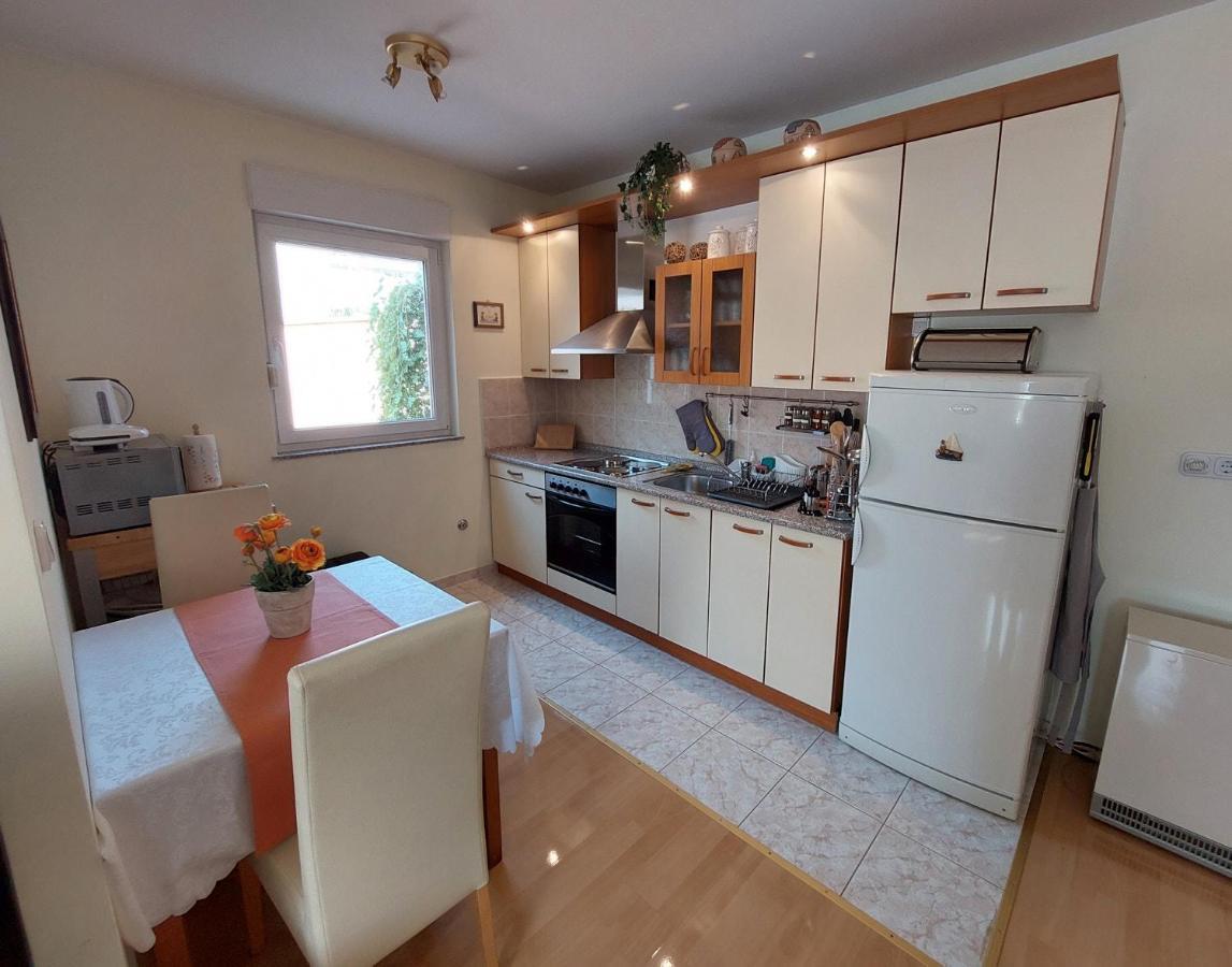 Apartman Nelamore - Krk Town, 300 Meters To The Beach Eksteriør billede